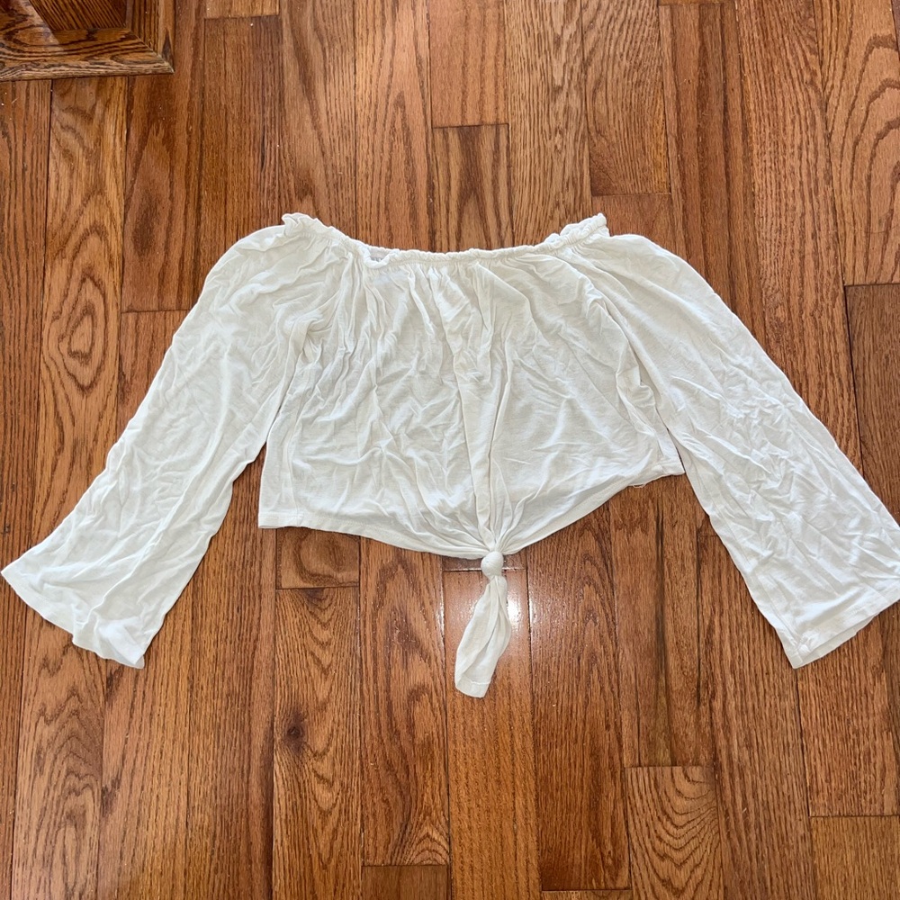 Off the shoulder 3/4 sleeve crop top